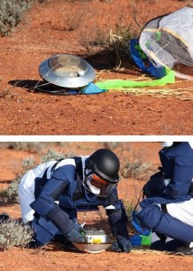 La capsula Hayabusa con il suo paracadute e le squadre in recupero