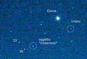 zoom oggetto misterioso nei pressi di giove