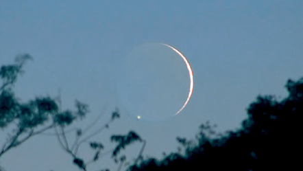 La Luna -quasi sul filo dell’orizzonte- occulterà Saturno La Luna -quasi sul filo dell’orizzonte- occulterà Saturno