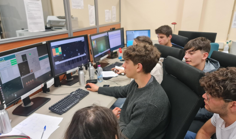 I ragazzi del Liceo Scientifico I.I.S. Telesi@ nella controlroom