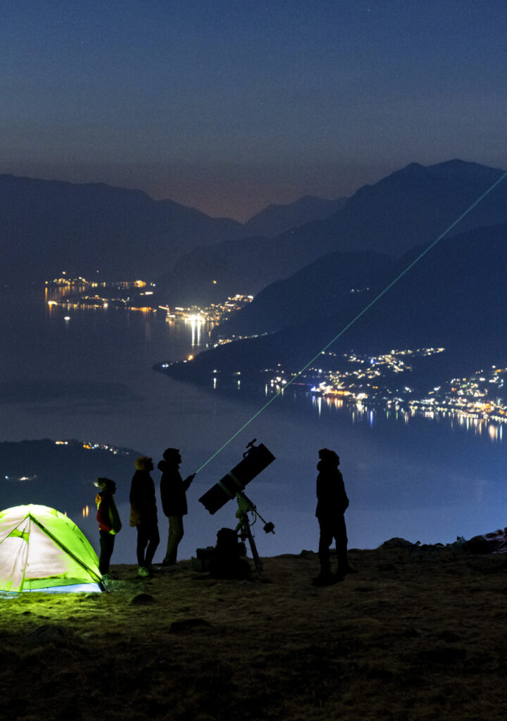 Momento di una serata di osservazione. Crediti di Roberto Moiola