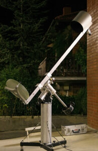 Il Newton da 36 cm F5 in versione più evoluta, con intubazione "monorail" per minimizzare ingombri e peso. 