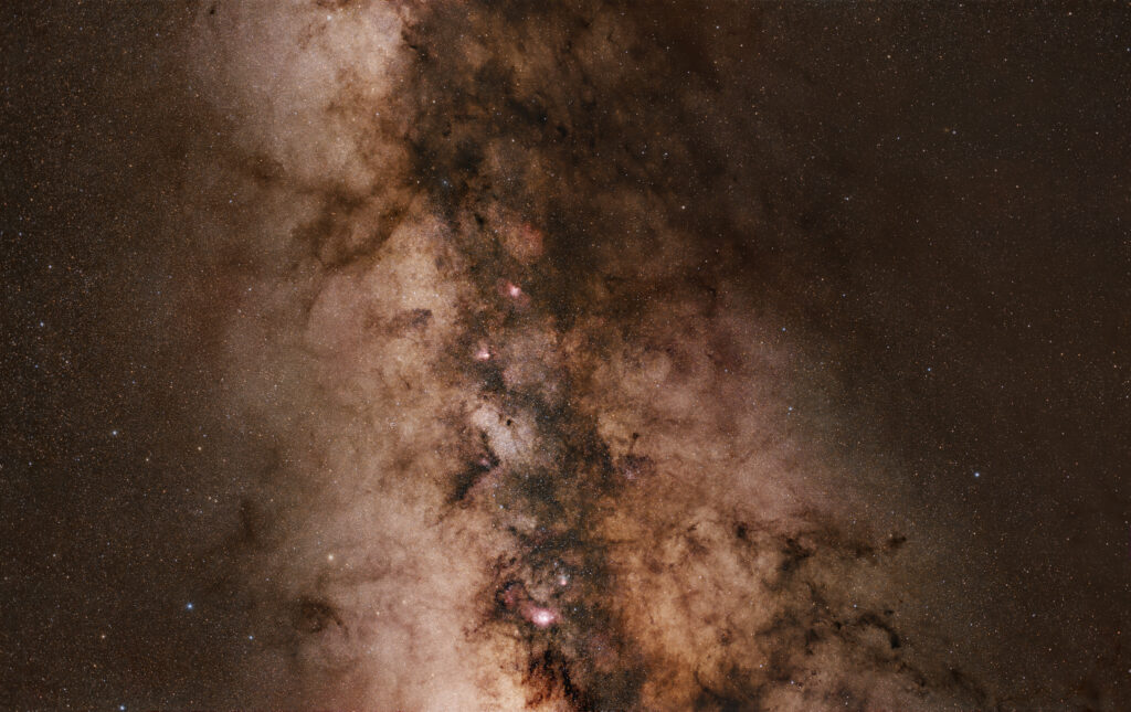 La Via Lattea tra le costellazioni del Sagittario, dello Scudo, dell’Ofiuco e del Serpente