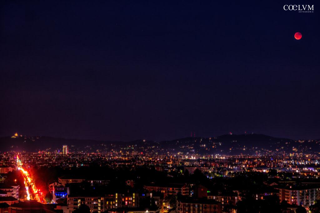 Luna di sangue su Torino