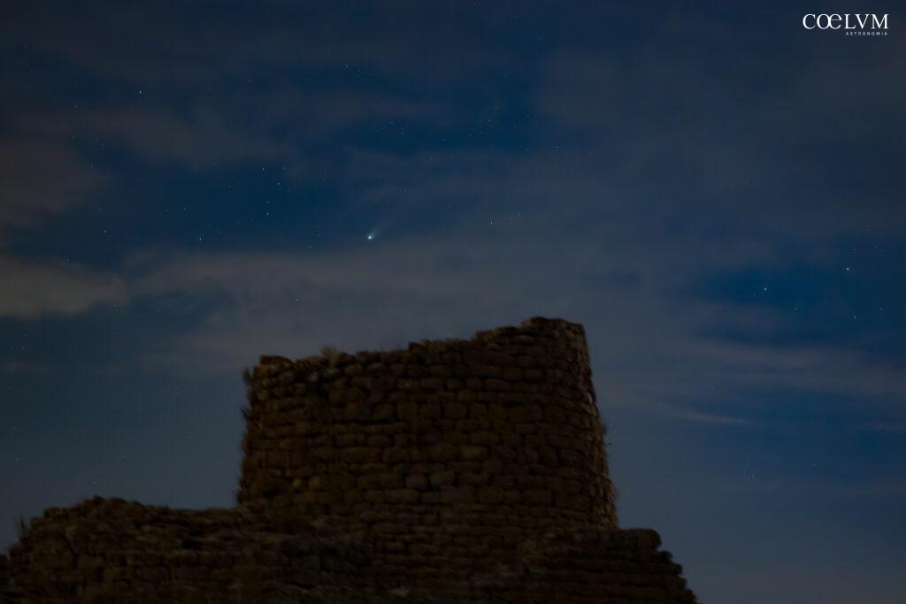 Tra nuvole e foschia la cometa C/2025 A6 (Lemmon)
