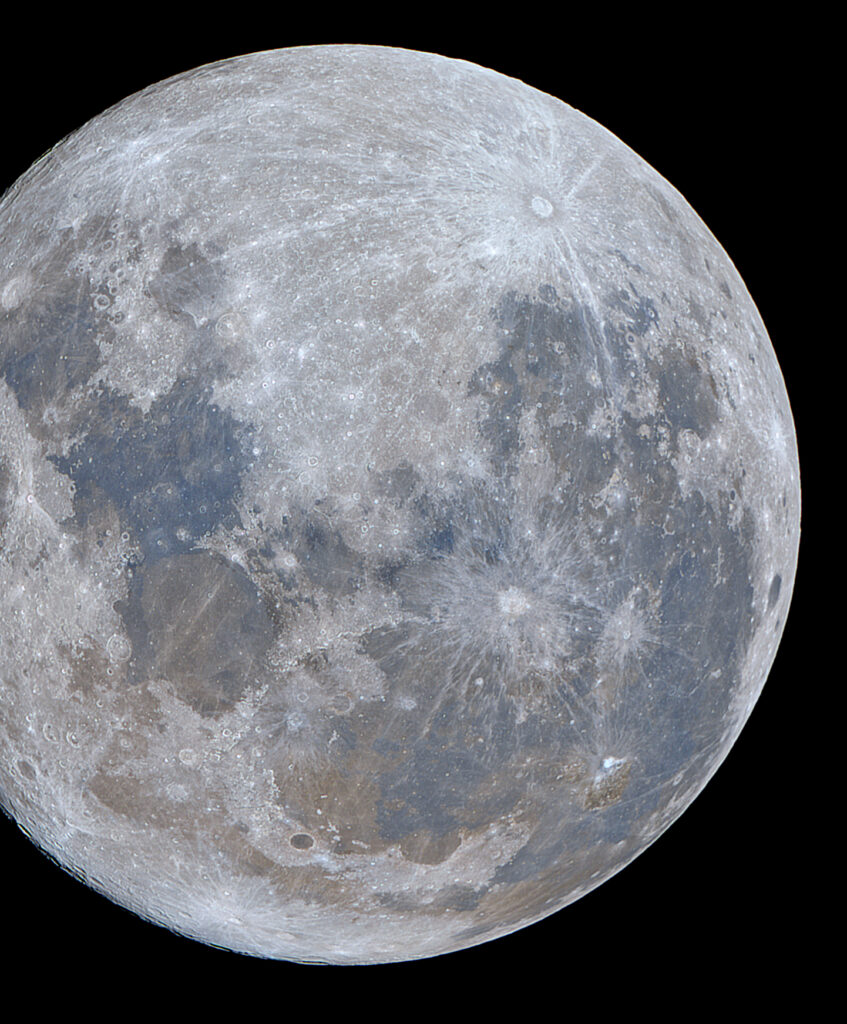 La Luna con i suoi reali colori