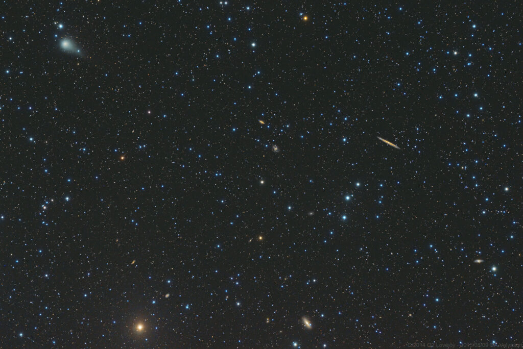 C/2014 Q2 Lovejoy e campo di galassie