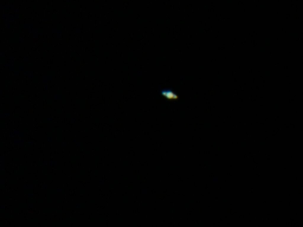 Saturno in lontananza