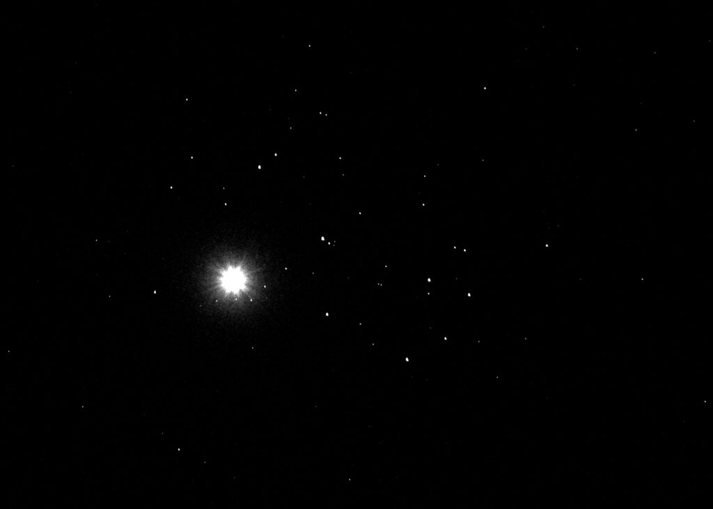 VENERE ATTRAVERSA LE PLEIADI