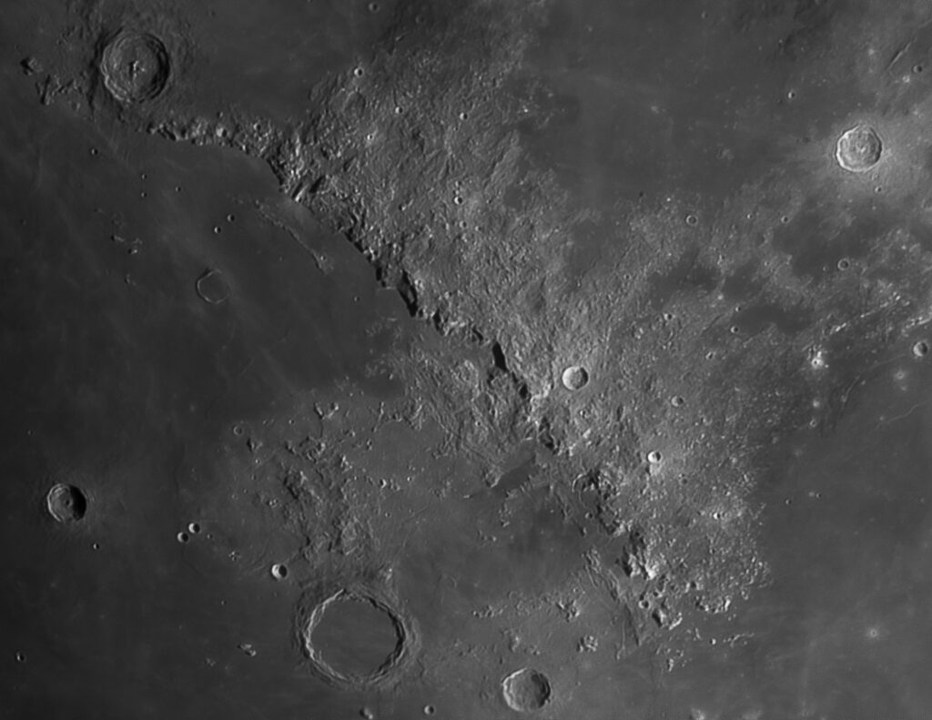 Monti Appennini lunari