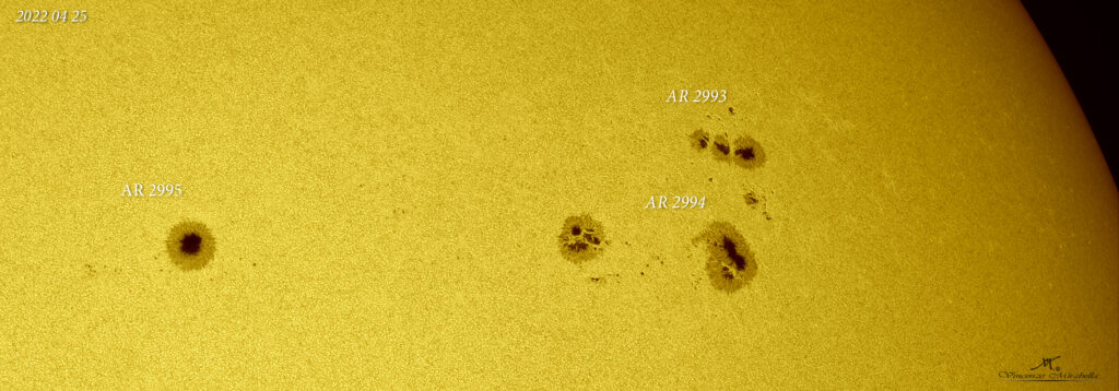 Macchie solari. Gruppi AR 2993 – AR 2994 – AR 2995