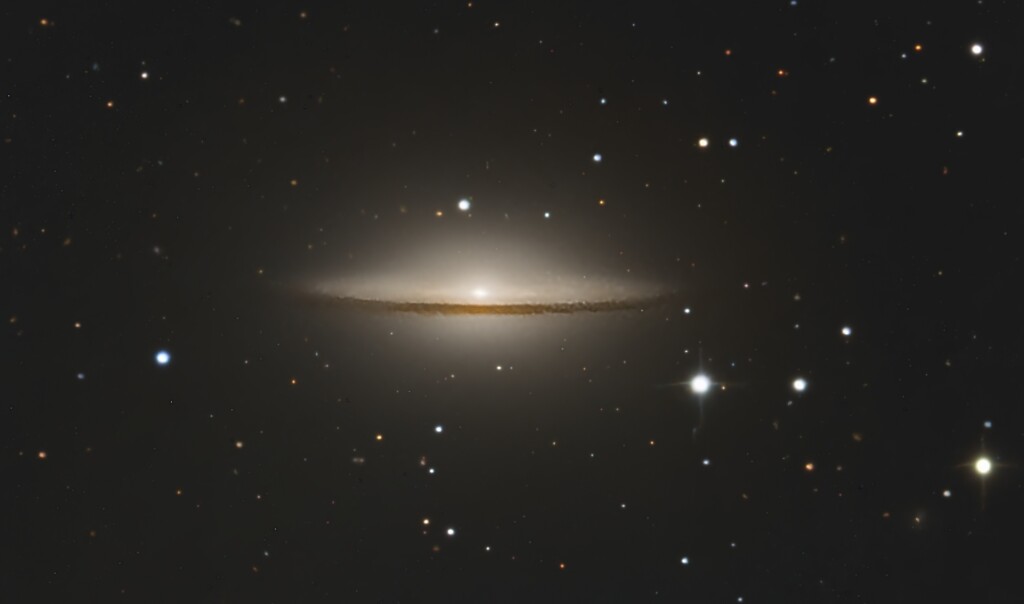 M104 sombrero