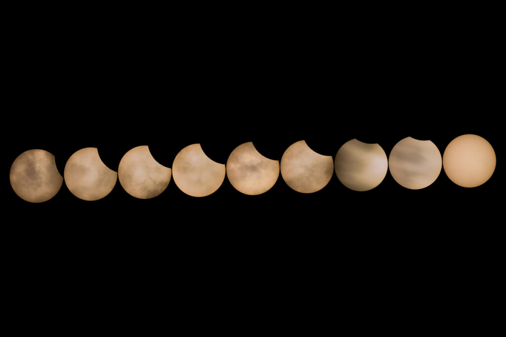 Eclisse tra le nuvole