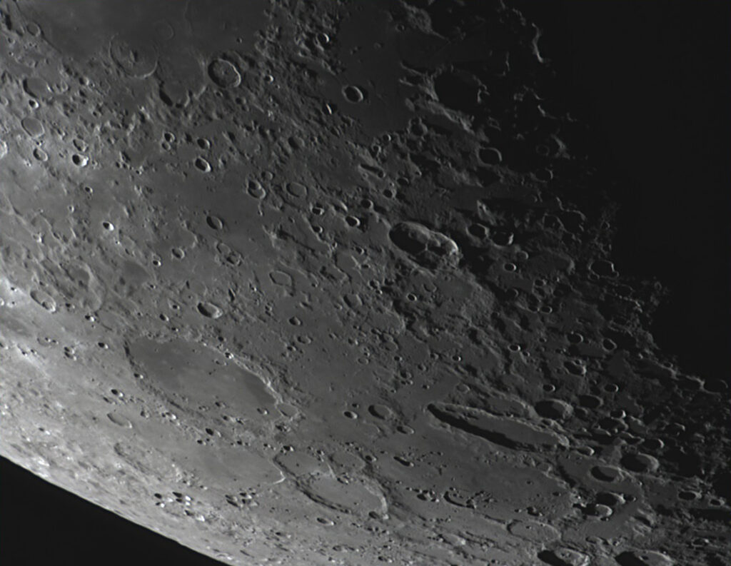 Regione sud della Luna con il cratere Schiller