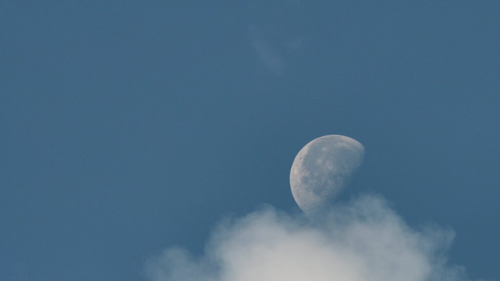 Luna all’alba del Sole