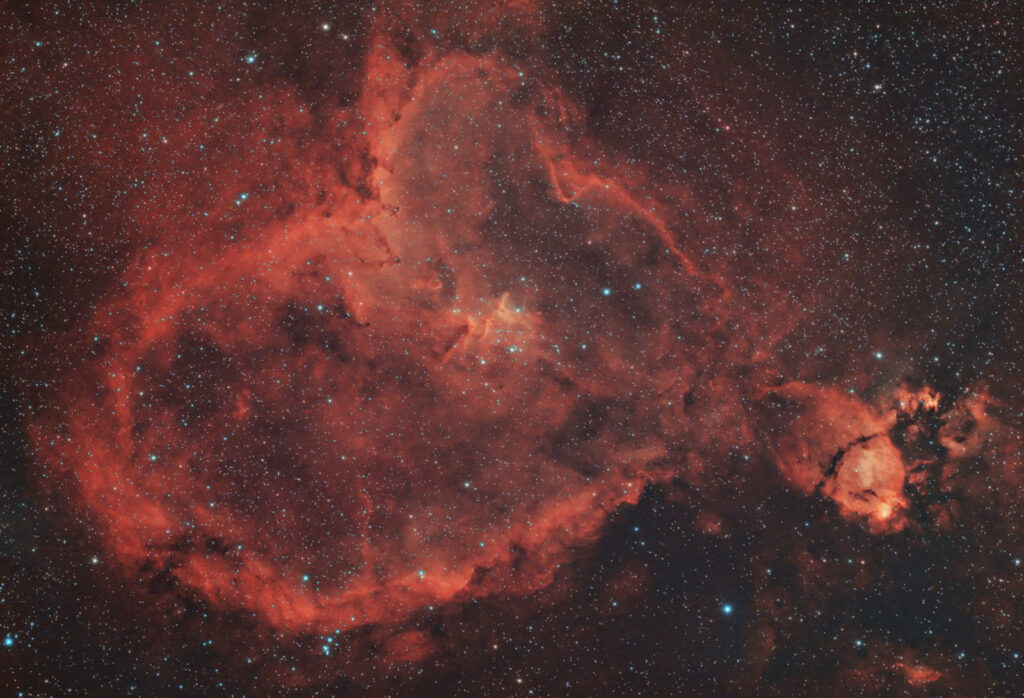 Nebulosa "Cuore" IC-1805 nella costellazione di Cassiopea.