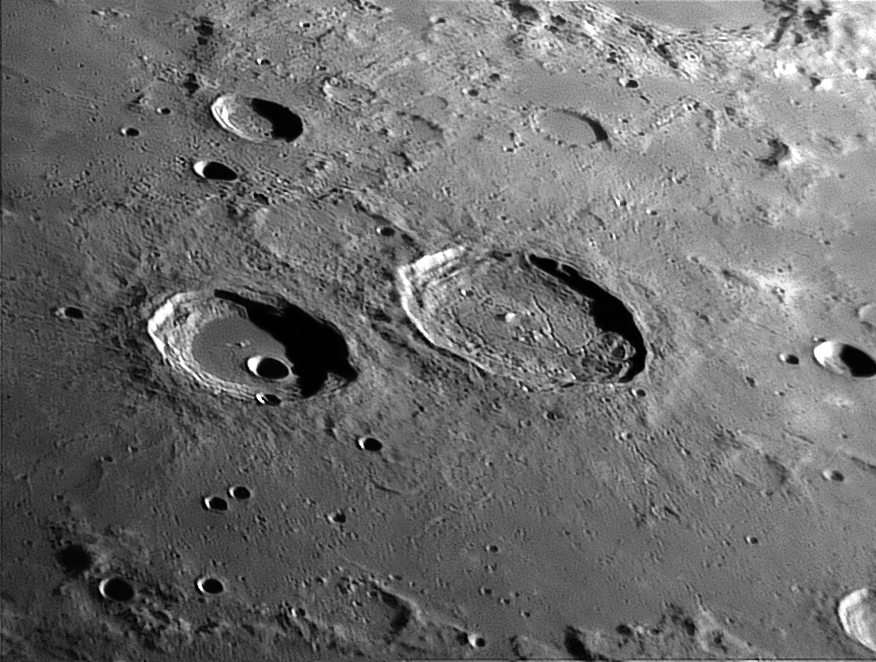 Luna: Crateri Atlas e Hercules